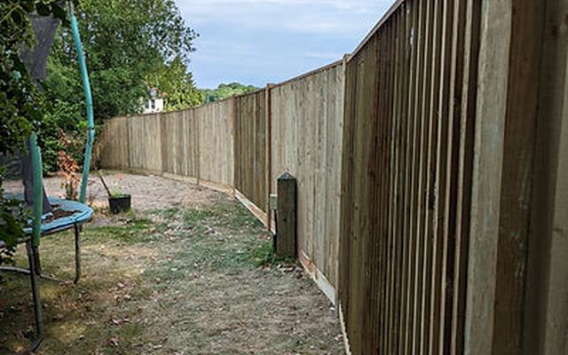 A garden fence installed by N.G.S Exteriors